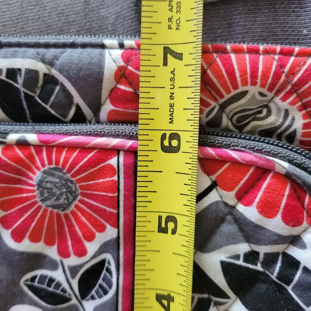 Vera Bradley Woman's Crossbody Purse Small Cheery Blossom Pattern‎